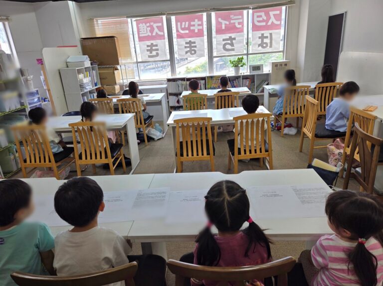 〈夏期講習〉小学校受験特訓始まる！年少～年長対象。小さな受験生さんたちの意気込みがすごい！！