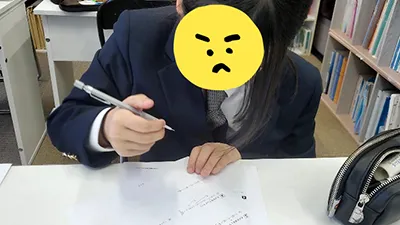 高校受験のために志望校・学力に応じた最適化カリキュラムで学習を行うはちまき塾の授業風景